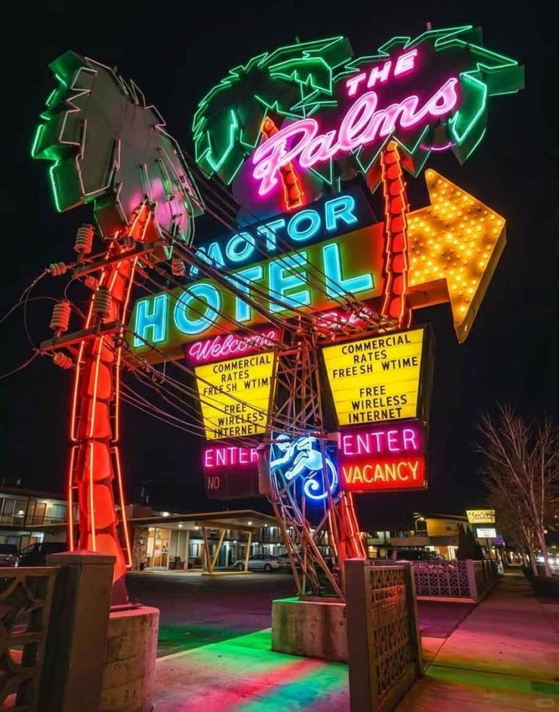 Hotel Neon Signage Design Case: The Palms Motor Hotel