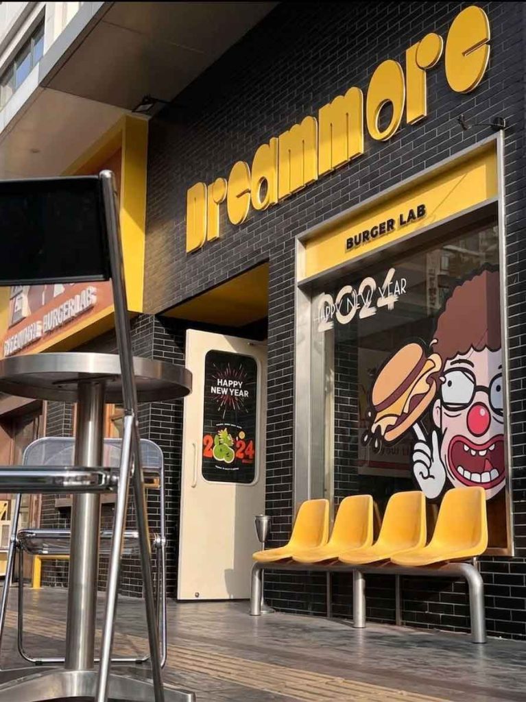 Burger Shop Signage Design Case: Dreammore Burger Lab
