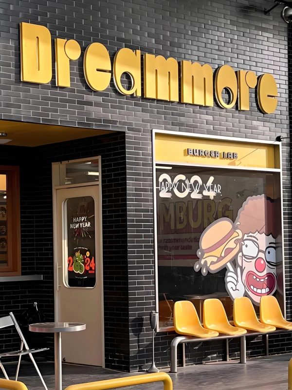 Burger Shop Signage Design Case: Dreammore Burger Lab